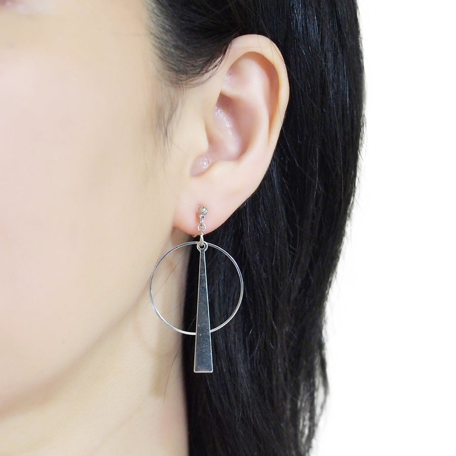 Geometric silver hoop invisible clip on earrings - miyabigracejewelry.com