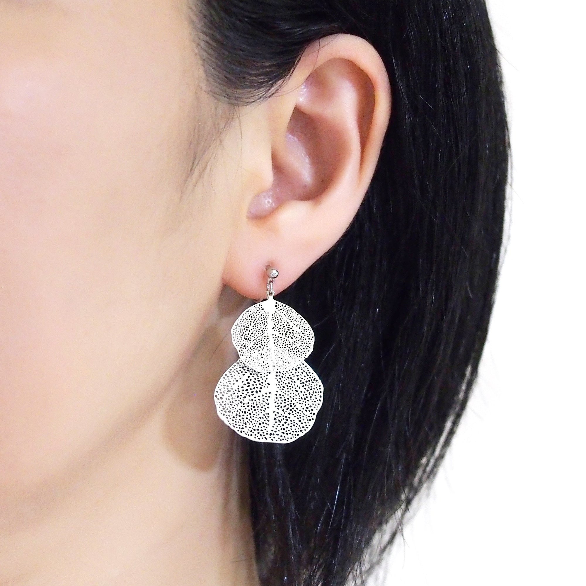 Silver two leaf filigree invisible clip on earrings - miyabigracejewelry.com