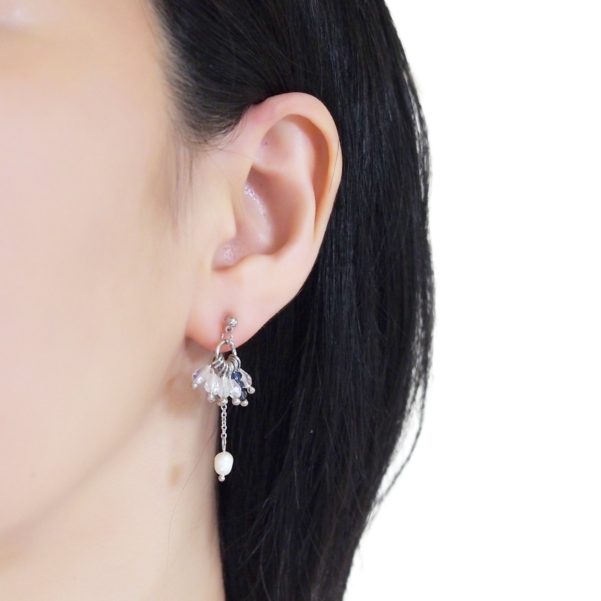 Clear beads and freshwater pearl invisible clip on earrings - miyabigracejewelry.com