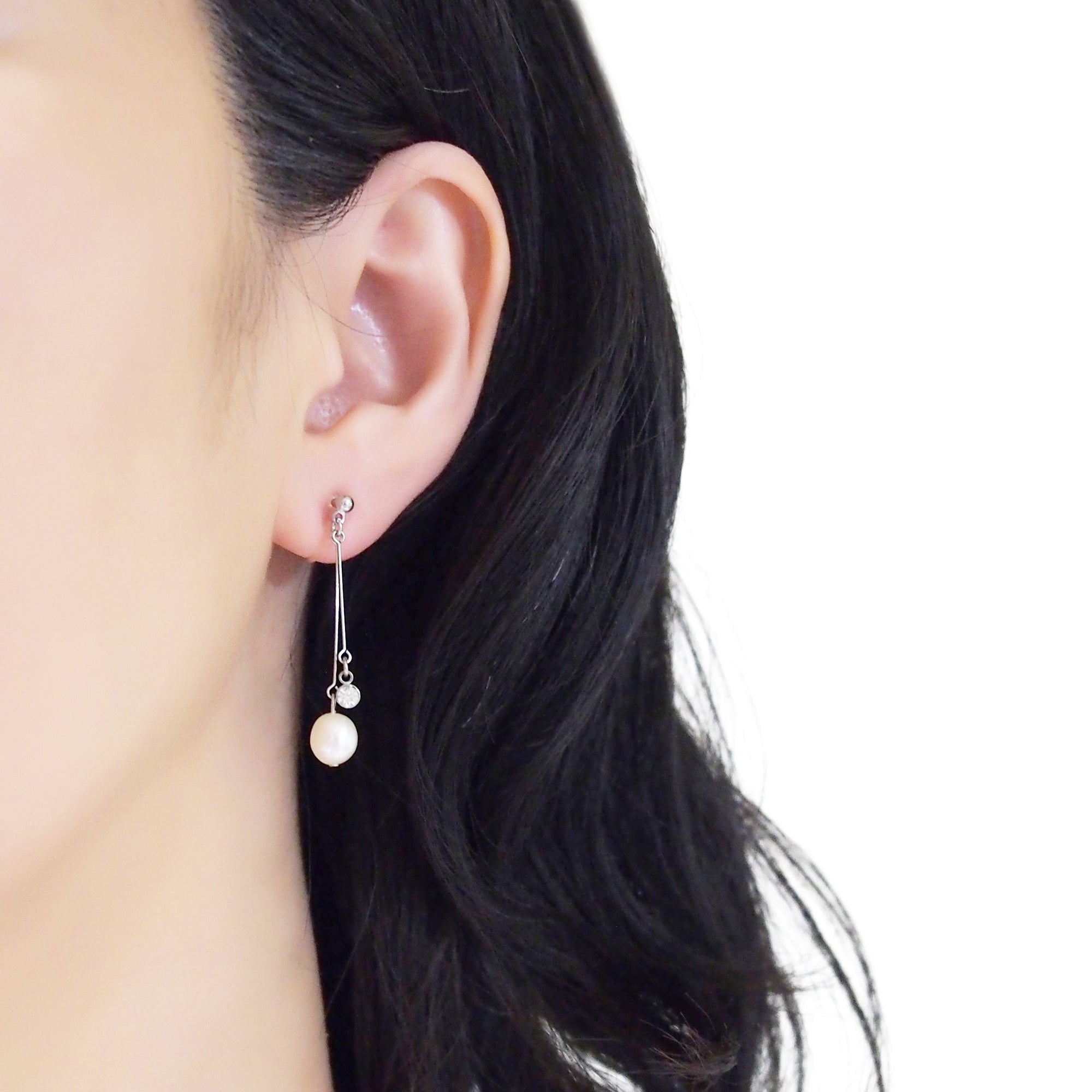 White freshwater pearl invisible clip on earrings - miyabigracejewelry.com