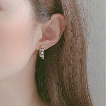 Green Pea White Pearl Beans Invisible Clip On Earrings
