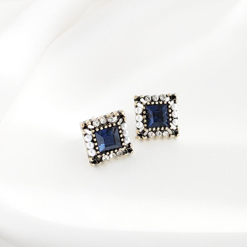 Square Navy Blue Crystal Rhinestone Vinage Style Pearl Invisible Clip On Earrings
