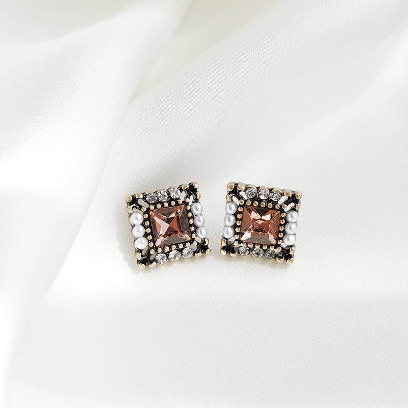 Square Pink Crystal Rhinestone Vinage Style Pearl Invisible Clip On Earrings