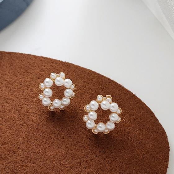 White Pearl Flower Circle Wreath Invisible Clip On Earrings