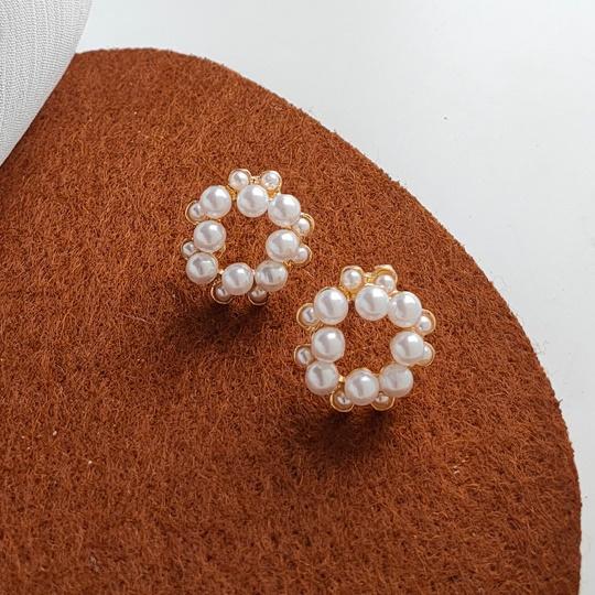 White Pearl Flower Circle Wreath Invisible Clip On Earrings