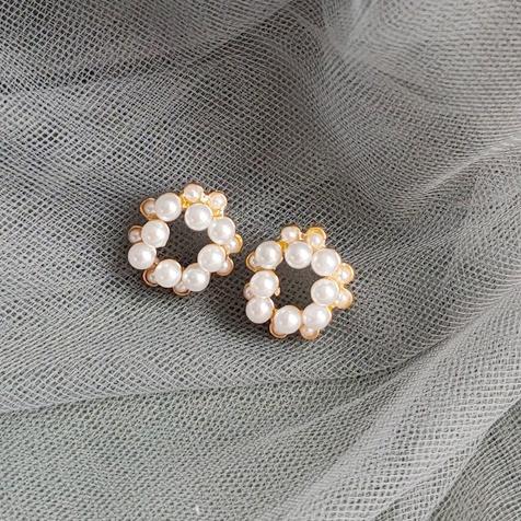 White Pearl Flower Circle Wreath Invisible Clip On Earrings