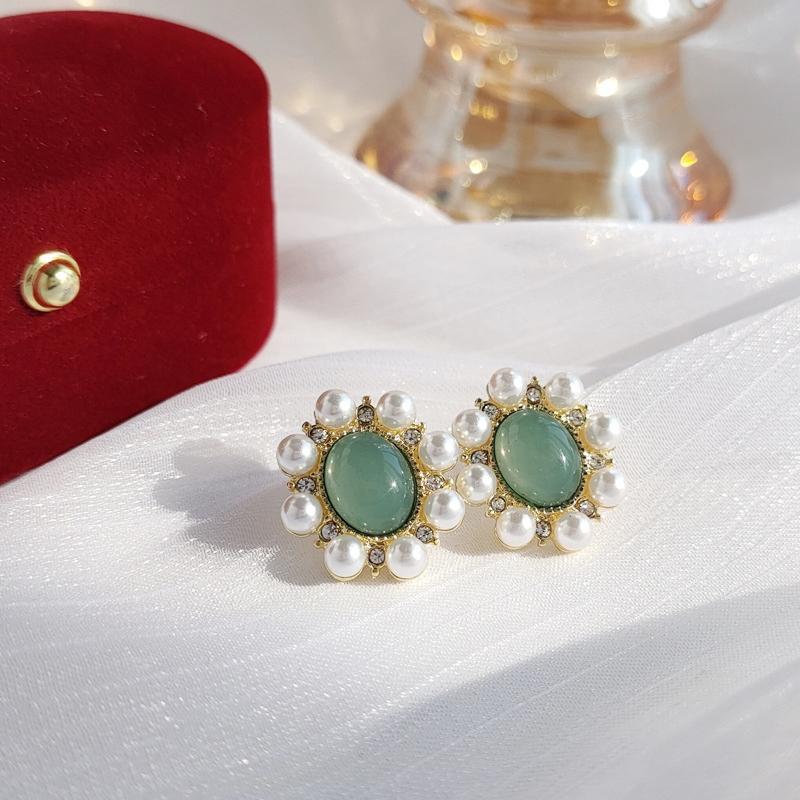 Light Green Crystal Rhinestone With White Pearl Invisible Clip On Earrings