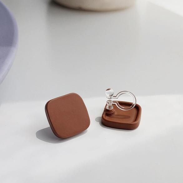 Minimal Square Dark Red Invisible Clip On Earrings