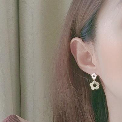 Dangle Pretty Flower Invisible Clip On Earrings