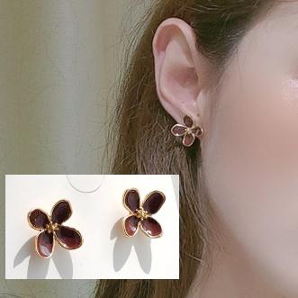 Pretty Purple Flower Invisible Clip On Earrings