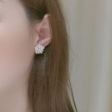 Round White Pearl Invisible Clip On Earrings