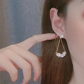 Dangle White Flower Invisible Clip On Earrings