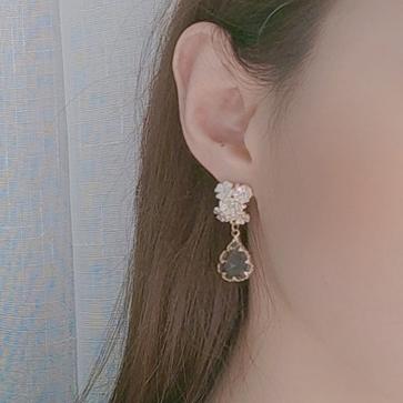 White Flower Dangle Teardrop Clear Crystal Invisible Clip On Earrings