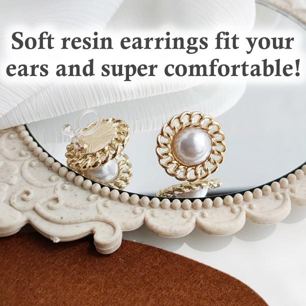 White Pearl Flower 80’s Invisible Clip On Earrings