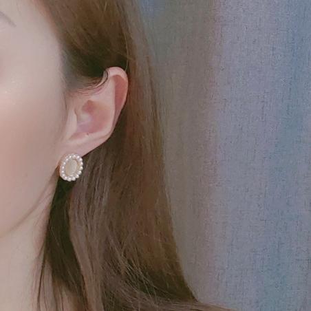 Vintage Style White Pearl Gold Crystal Rhinestone Invisible Clip On Earrings