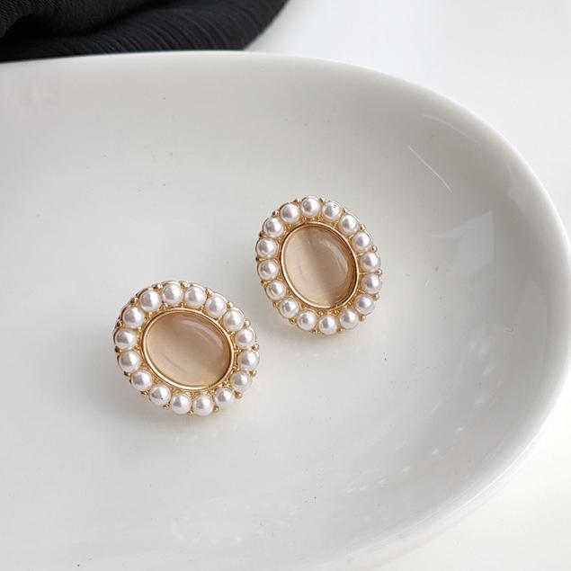 Vintage Style White Pearl Gold Crystal Rhinestone Invisible Clip On Earrings