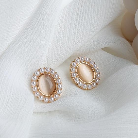 Vintage Style White Pearl Gold Crystal Rhinestone Invisible Clip On Earrings