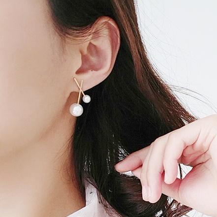 White Pearls Cherry Bar Invisible Clip On Earrings