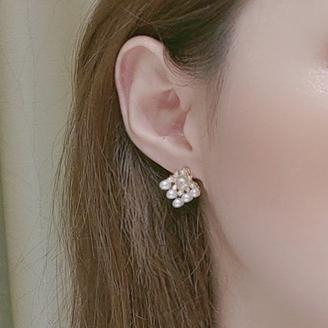 White Pearl Square Filigree Crystal Rhinestone Invisible Clip On Earrings