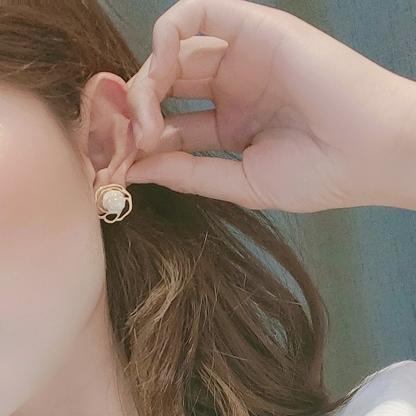 White Rose Invisible Clip On Earrings