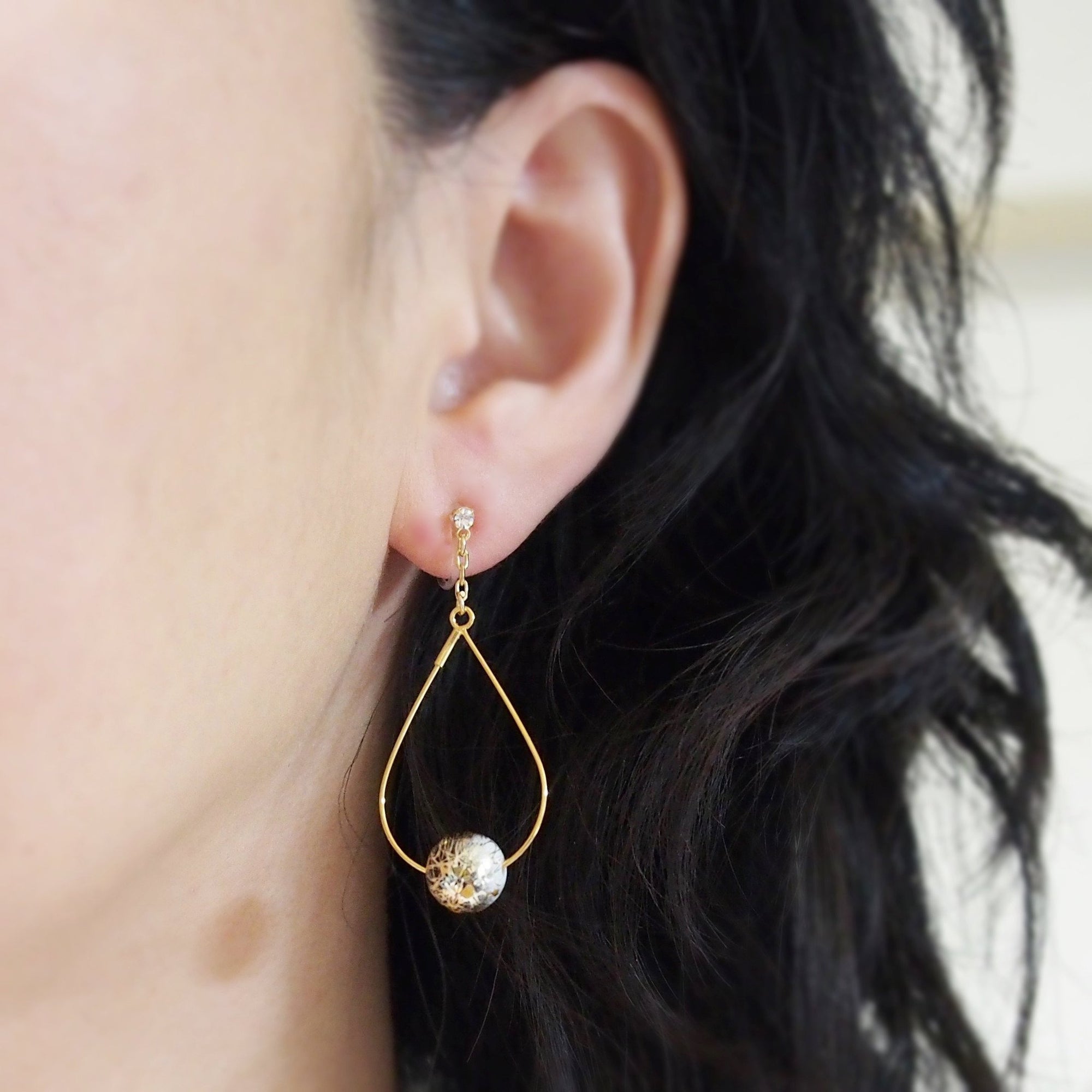 Karakusa invisible clip on earrings - miyabigracejewelry.com