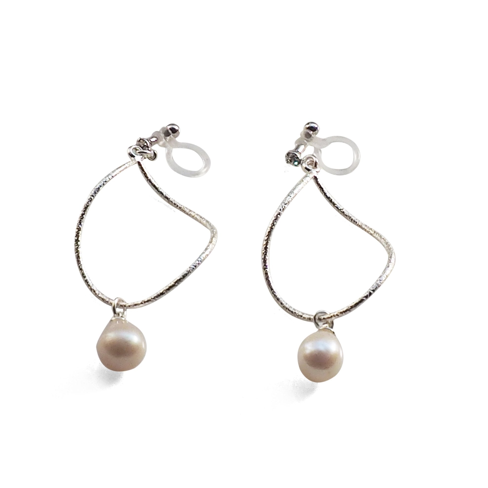Freshwater pearl invisible clip on hoop earrings - miyabigracejewelry.com