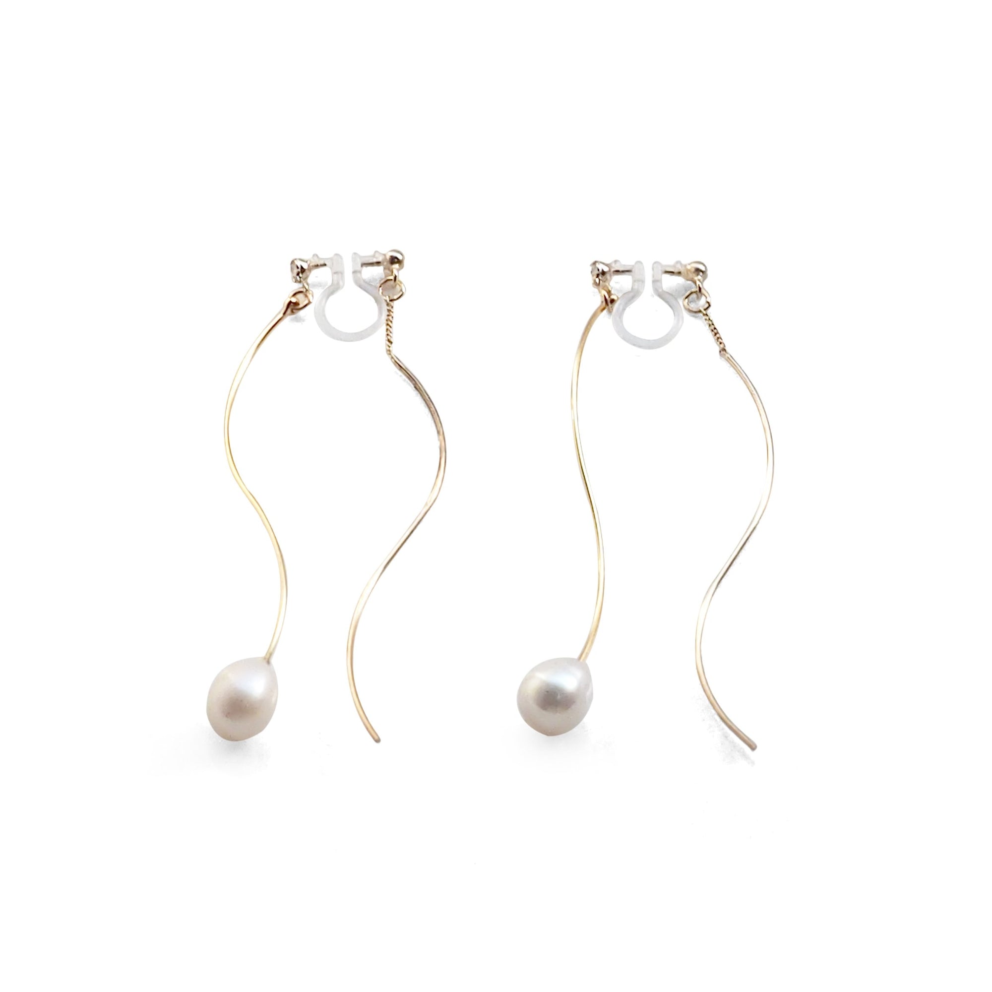 Double Sided White Freshwater Pearl with Wave Bar Invisible Clip On Earrings (Gold tone) - miyabigracejewelry.com