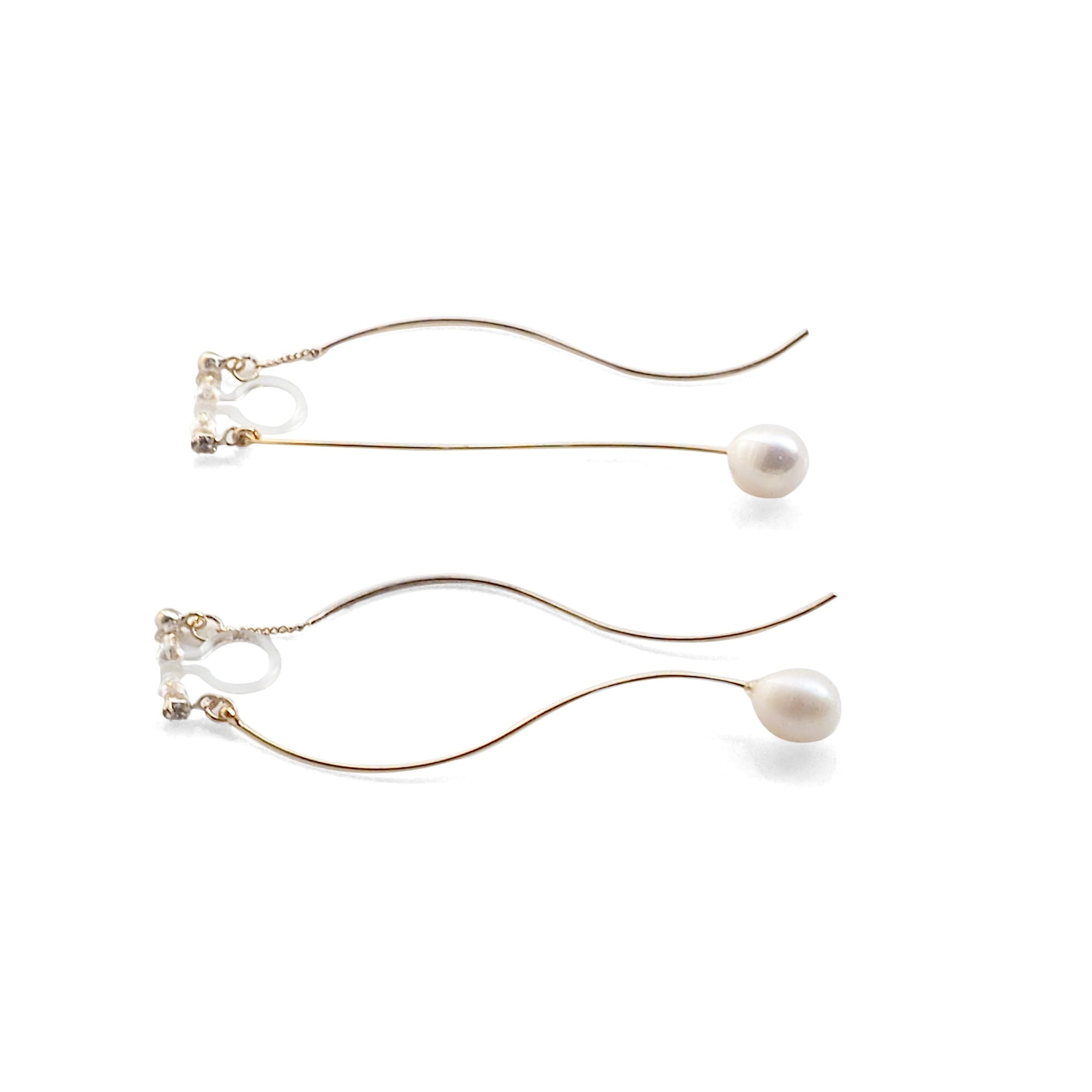 Double Sided White Freshwater Pearl with Wave Bar Invisible Clip On Earrings (Gold tone) - miyabigracejewelry.com