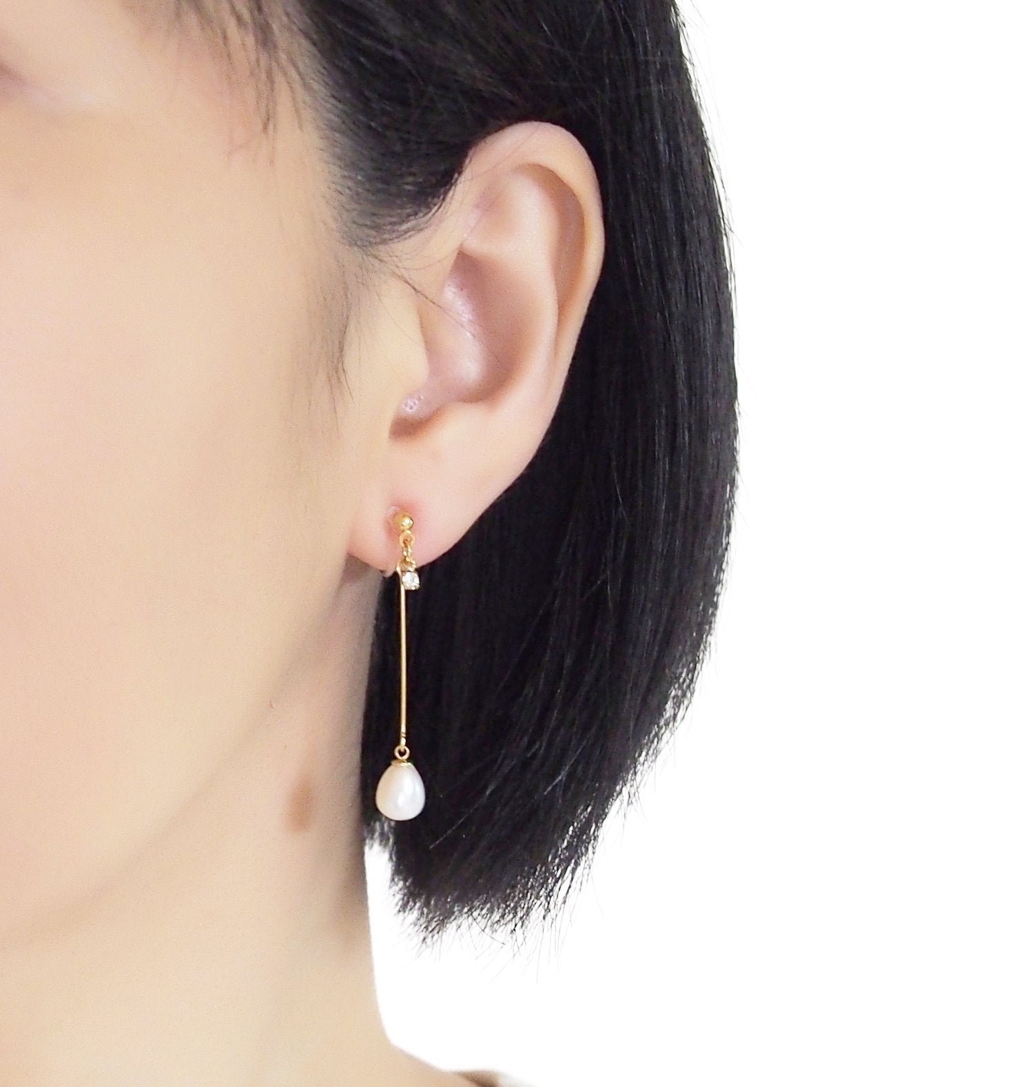 White Teardrop Freshwater Pearl Invisible Clip On Earrings (Gold tone) - miyabigracejewelry.com