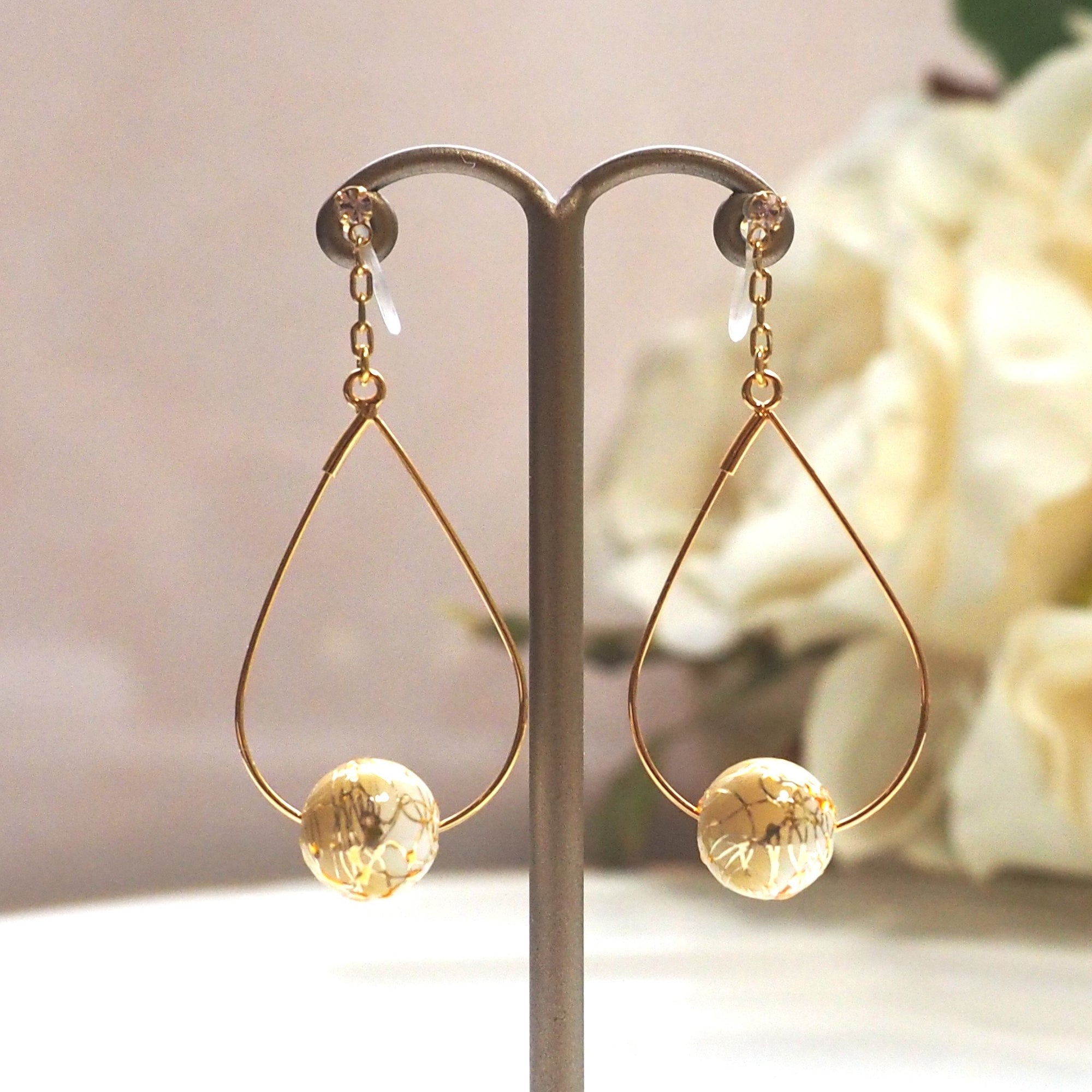 Karakusa invisible clip on earrings - miyabigracejewelry.com