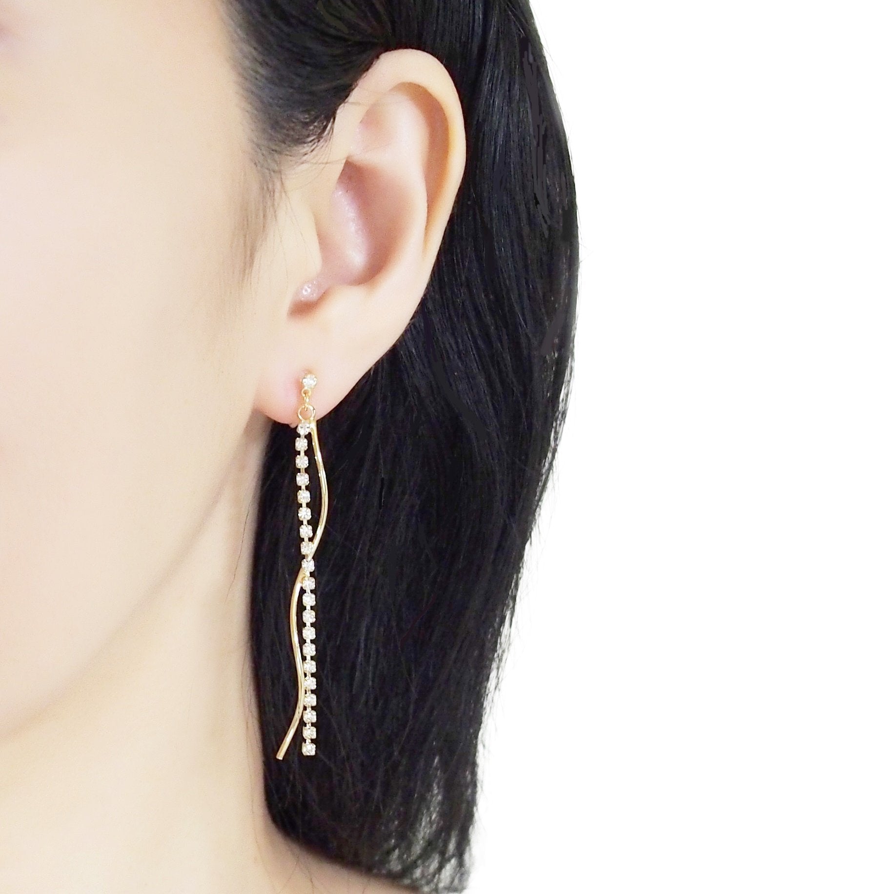 Copy of Dangle rhinestone chain and wave bar invisible clip on earrings ( Gold tone ) - Miyabi Grace
