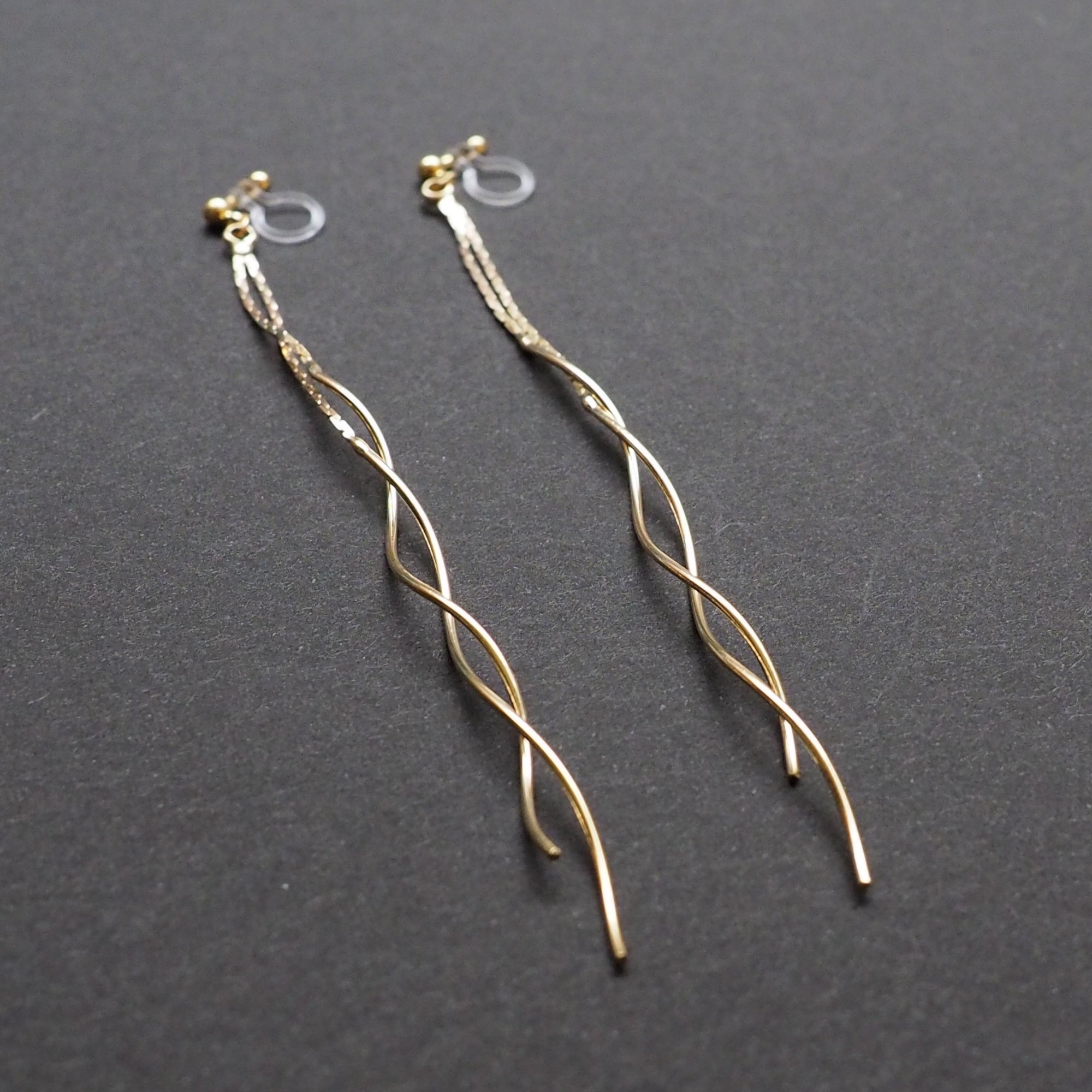 Double wave bar invisible clip on earrings ( Gold tone ) - miyabigracejewelry.com