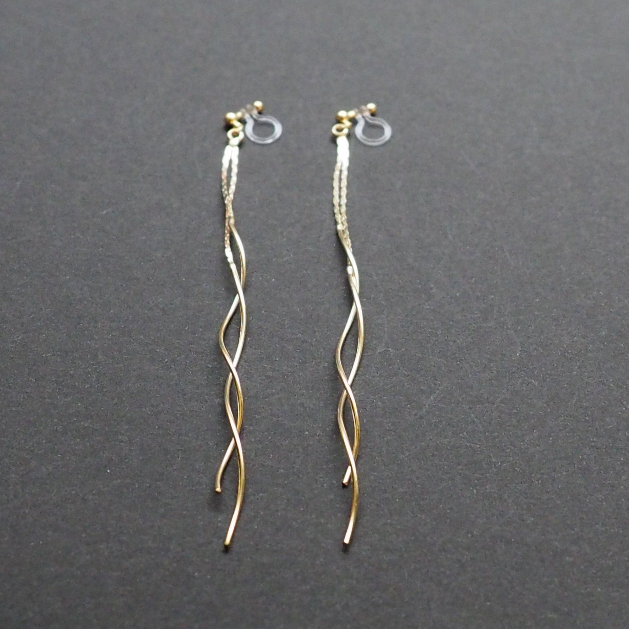 Double wave bar invisible clip on earrings ( Gold tone ) - miyabigracejewelry.com