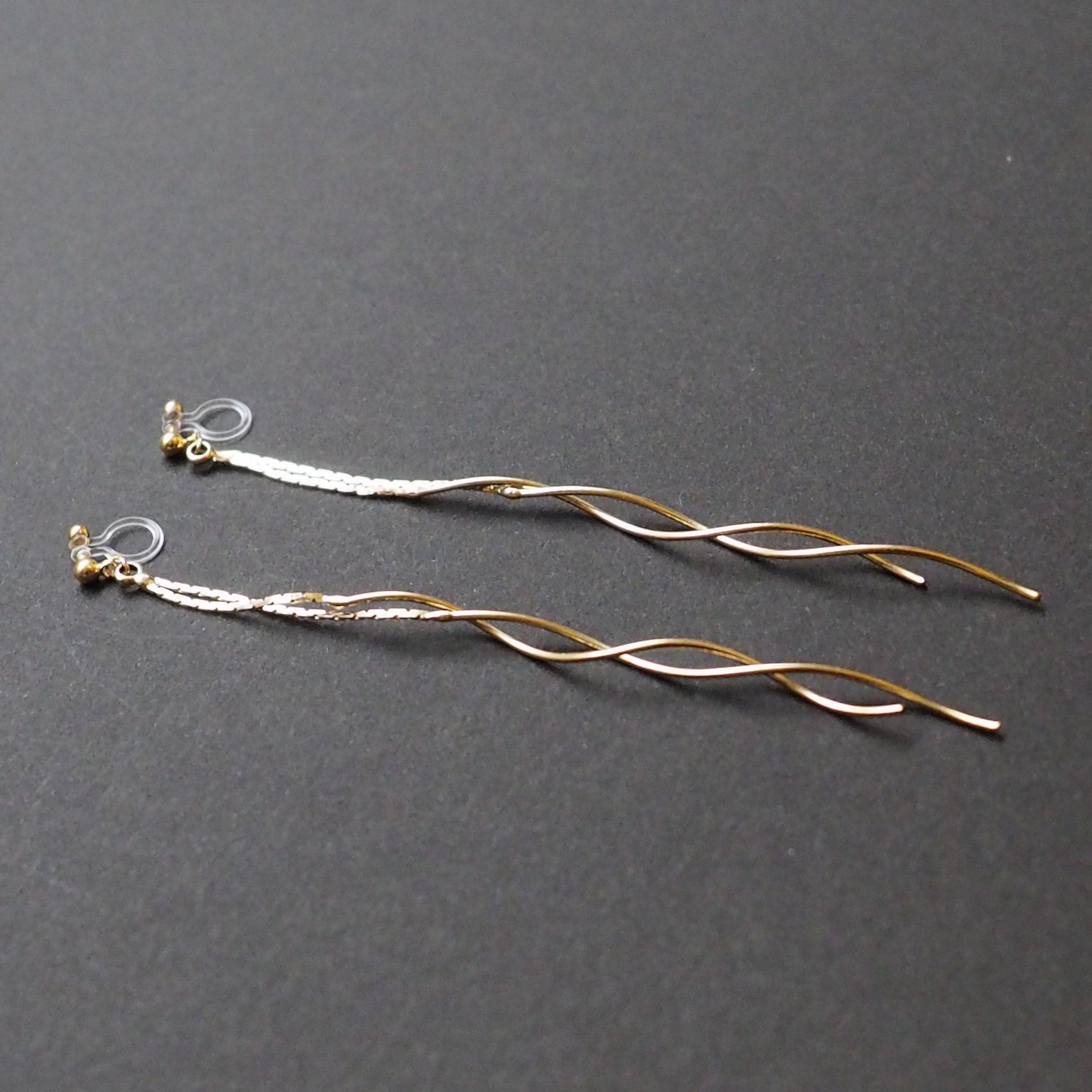 Double wave bar invisible clip on earrings ( Gold tone ) - miyabigracejewelry.com