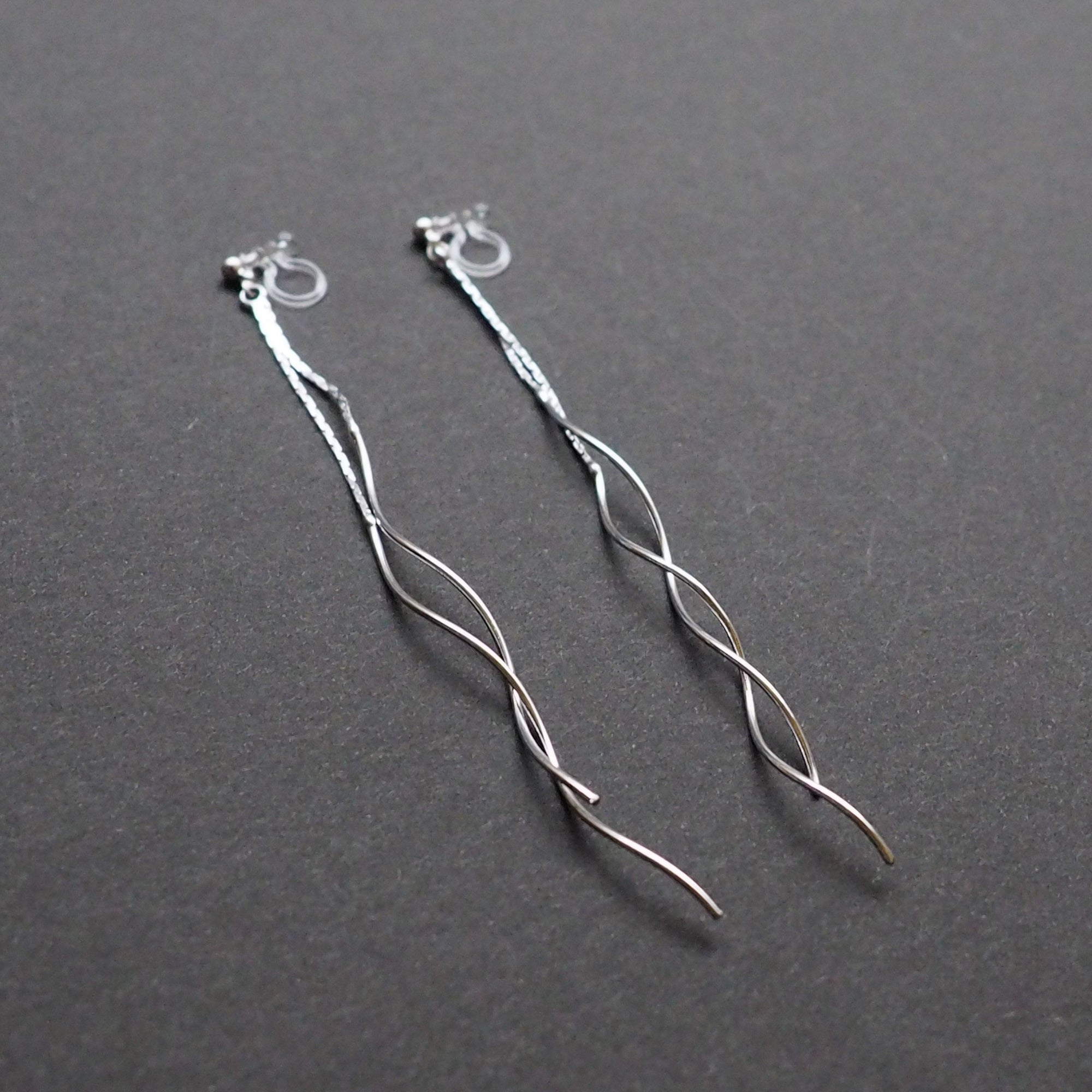 Double wave bar invisible clip on earrings ( Silver tone ) - miyabigracejewelry.com