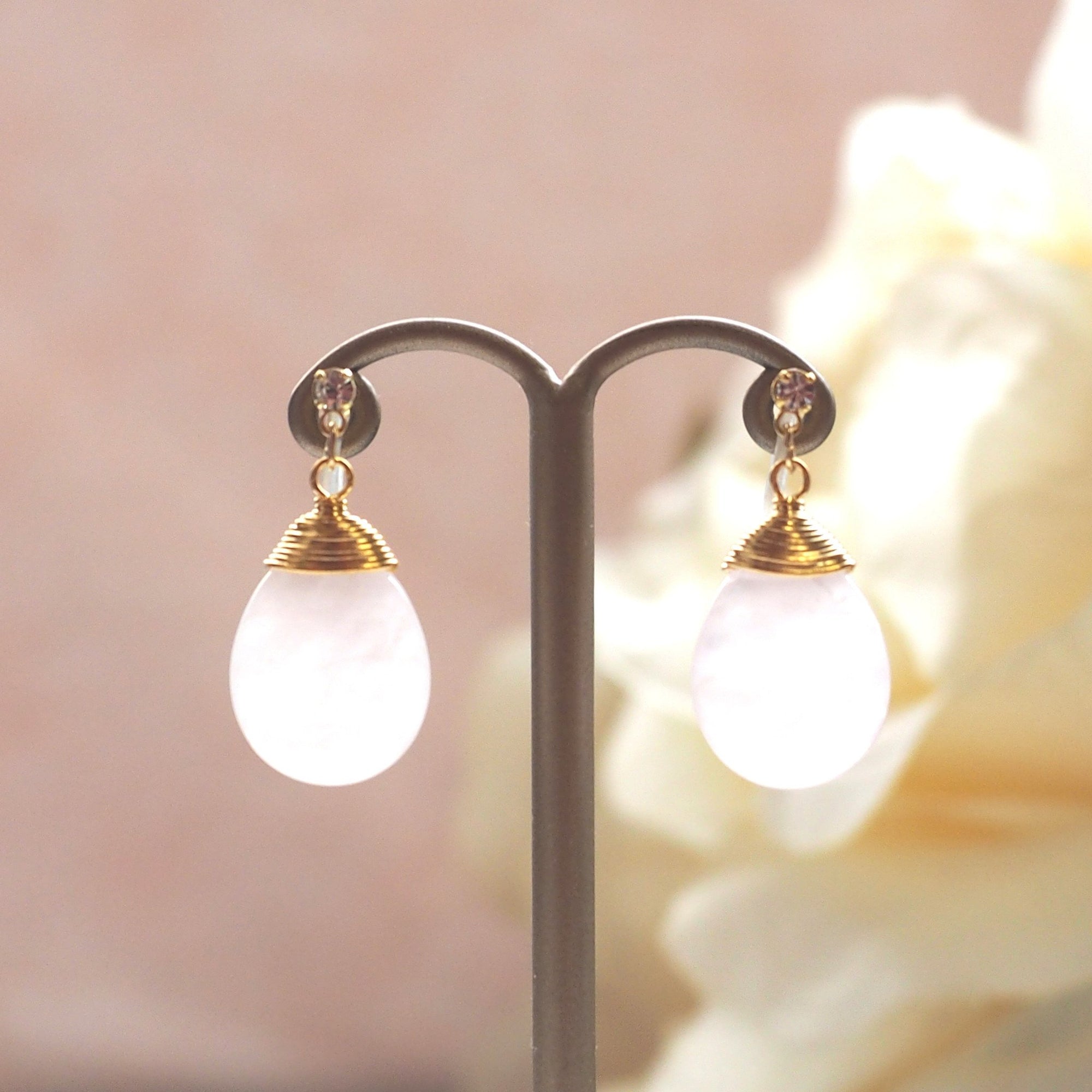 Rose quartz invisible clip on earrings - miyabigracejewelry.com