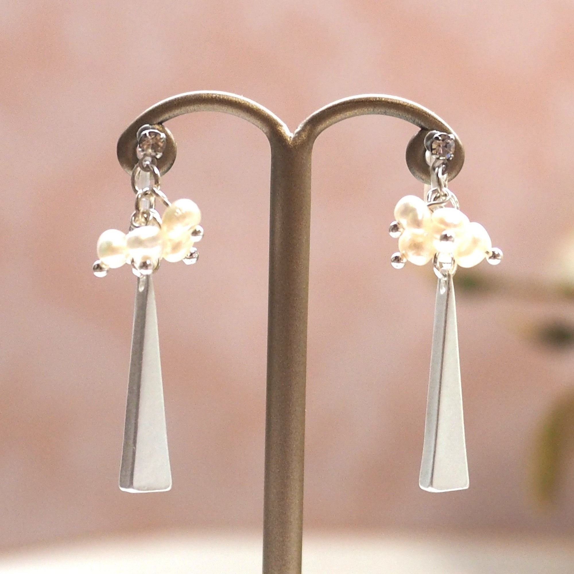 Freshwater and silver triangle bar invisible clip on earrings - miyabigracejewelry.com