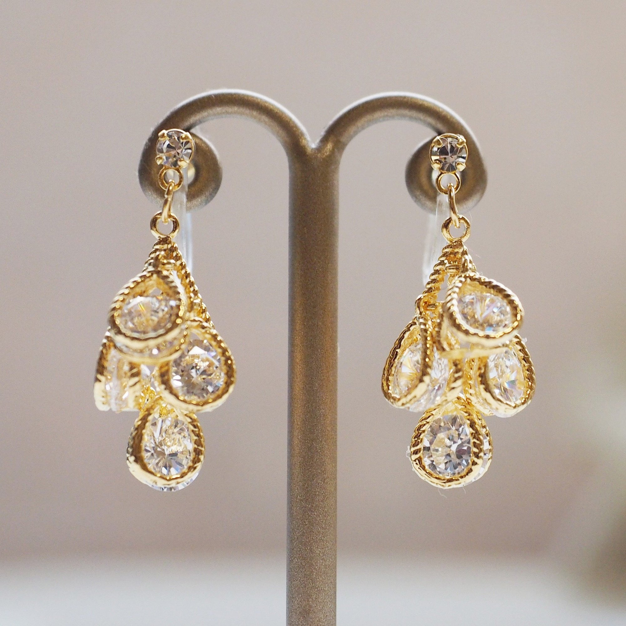 BRIDAL FOUR TEARDROP CUBIC ZIRCONIA INVISIBLE CLIP ON EARRINGS ( GOLD TONE ) - miyabigracejewelry.com
