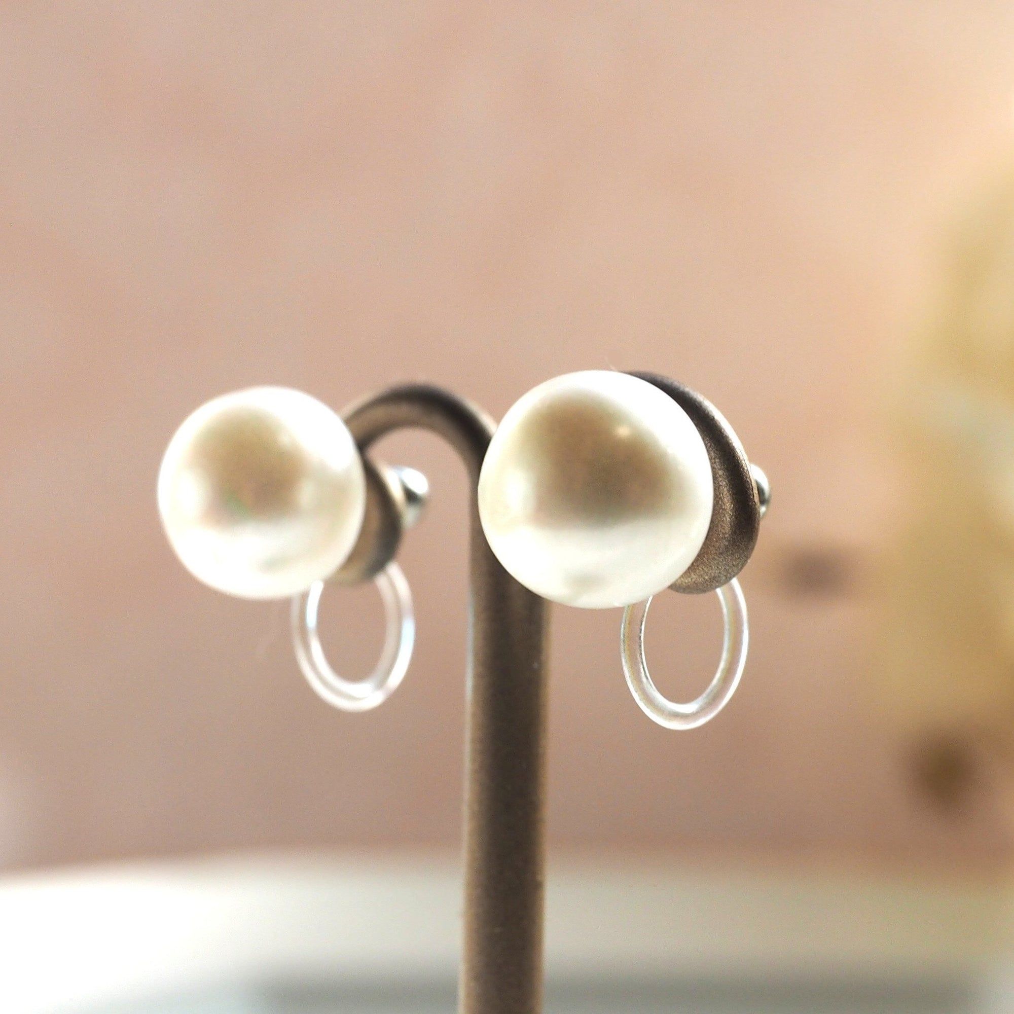 9.5 mm Freshwater pearl invisible clip on stud earrings - miyabigracejewelry.com