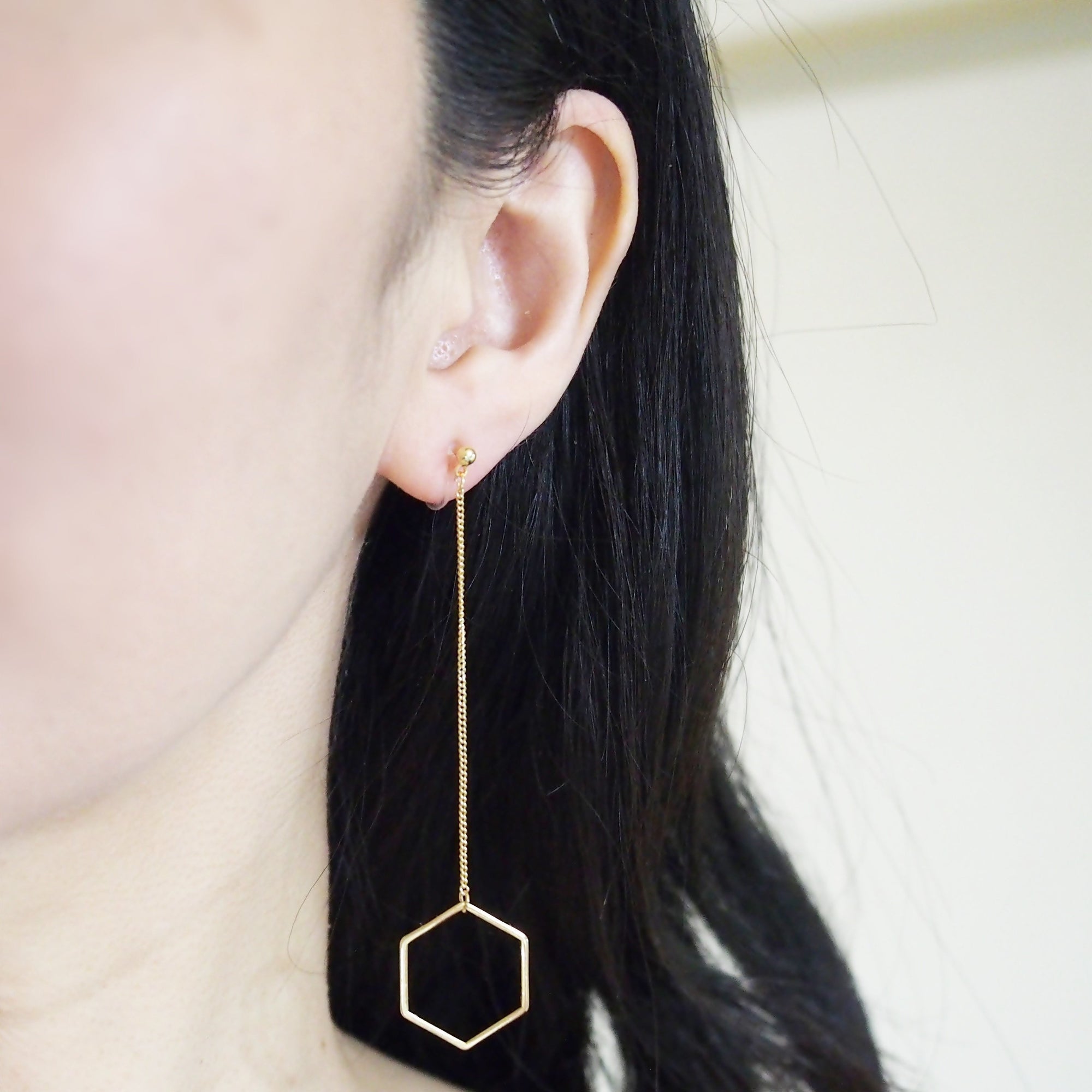 Dangle long gold hexagon invisible clip on earrings - miyabigracejewelry.com