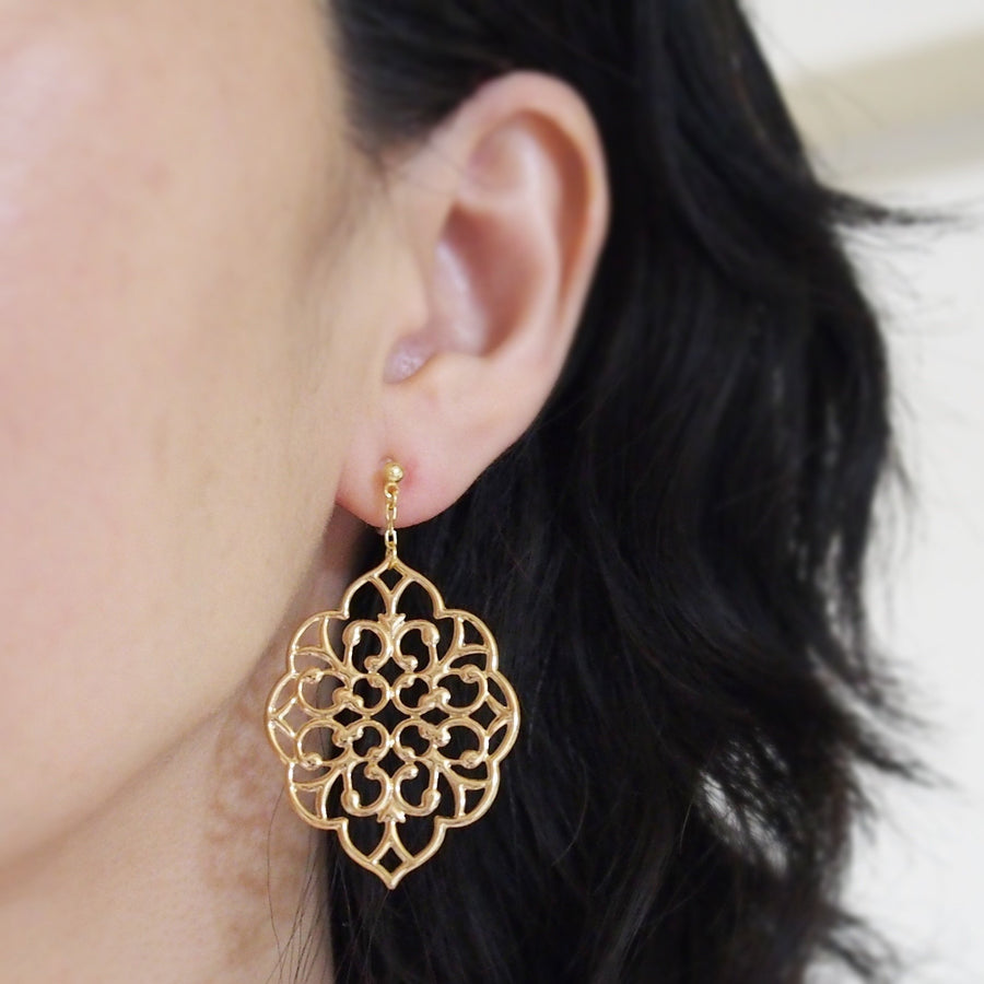 dangle large gold leaf filigree invisible clip on earrings - miyabigracejewelry.com