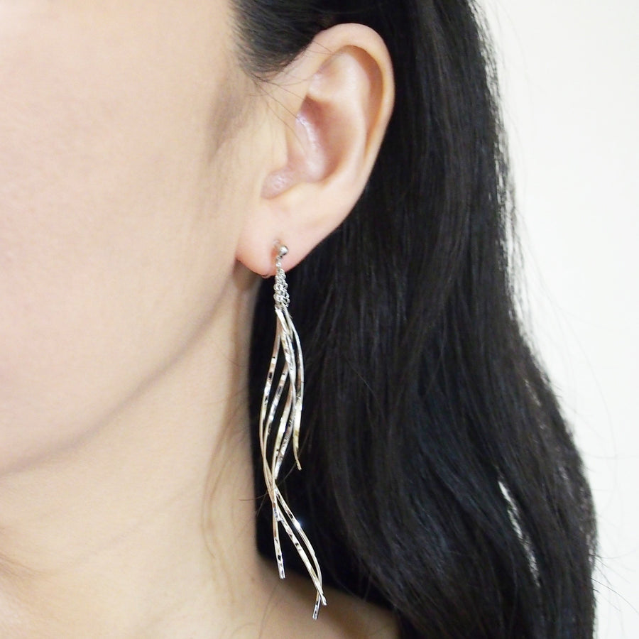 Dangle silver waved bars invisible clip on earrings - miyabigracejewelry.com