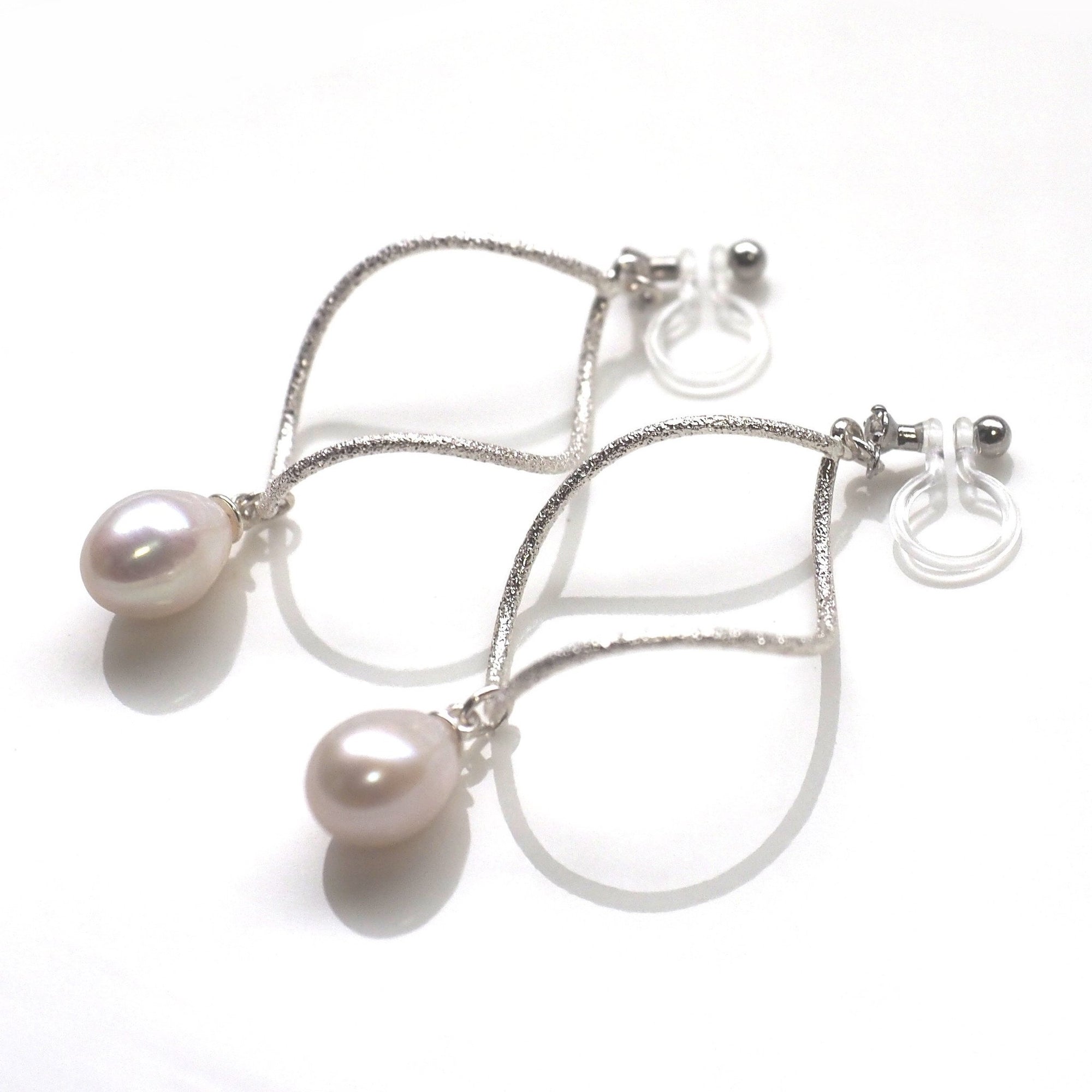 Freshwater pearl invisible clip on hoop earrings - miyabigracejewelry.com