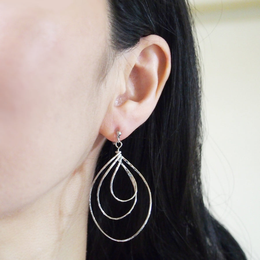Silver waved hoop invisible clip on earrings - miyabigracejewelry.com