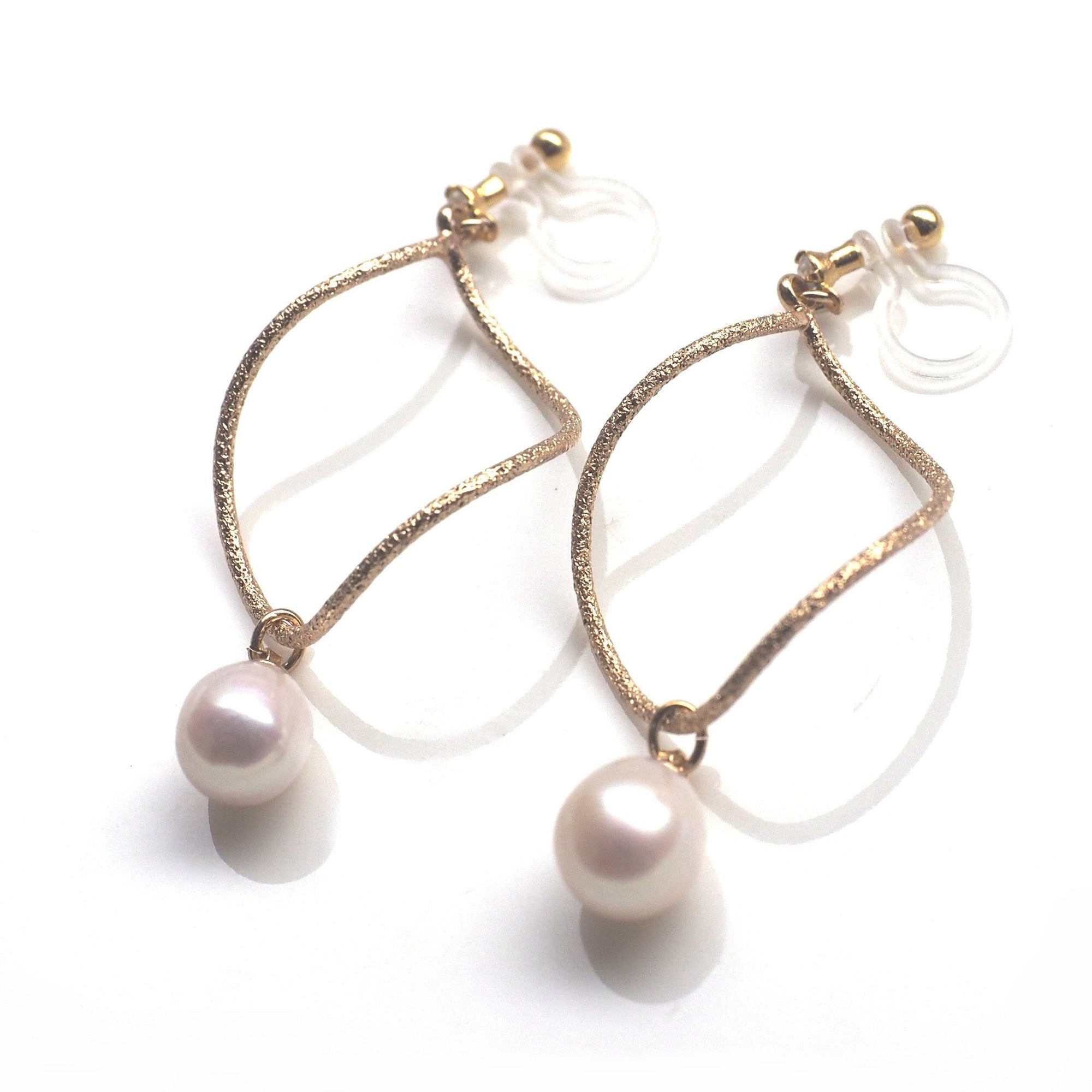 Freshwater pearl invisible clip on hoop earrings - miyabigracejewelry.com