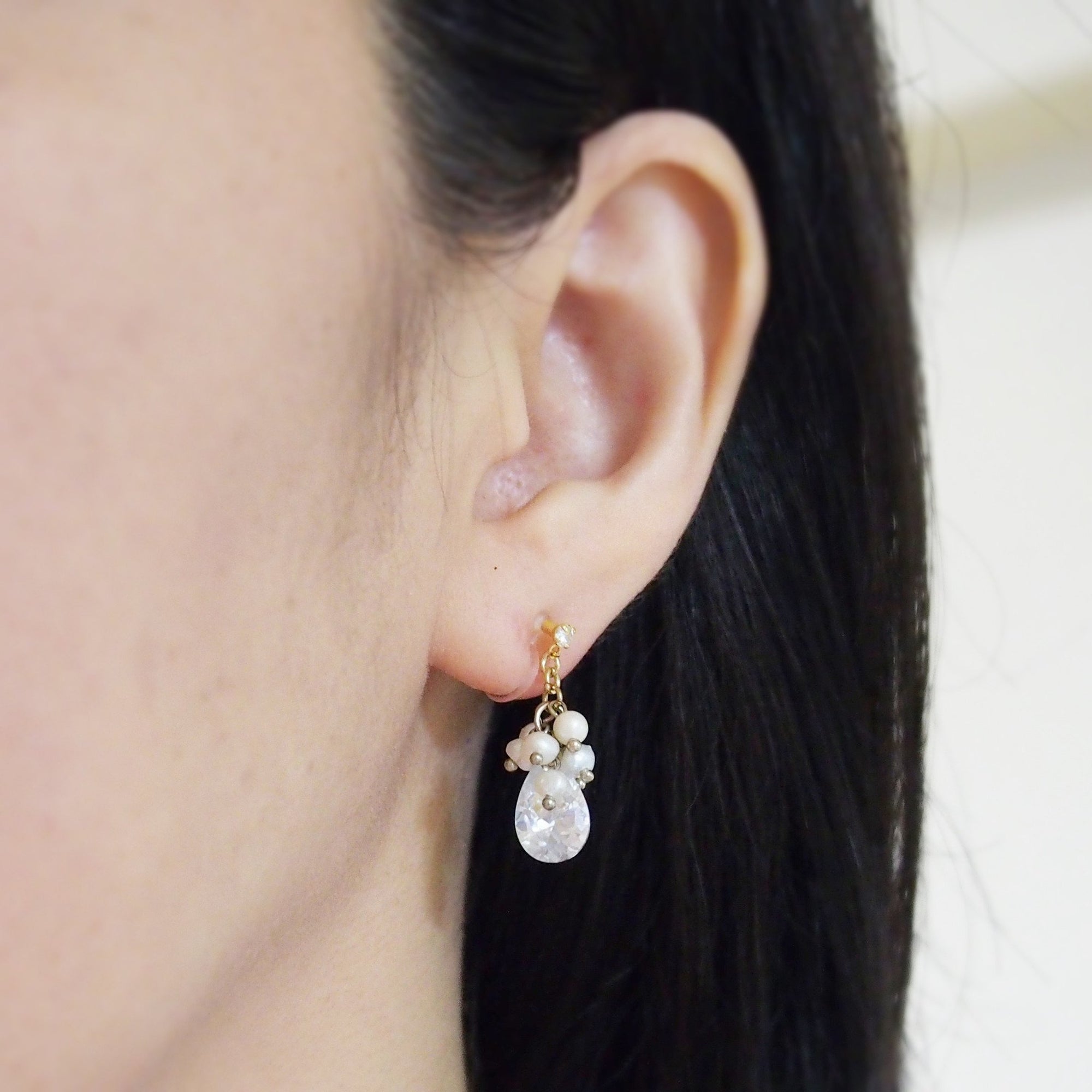 Freshwater pearl and cubic zirconia invisible clip on earrings - miyabigracejewelry.com
