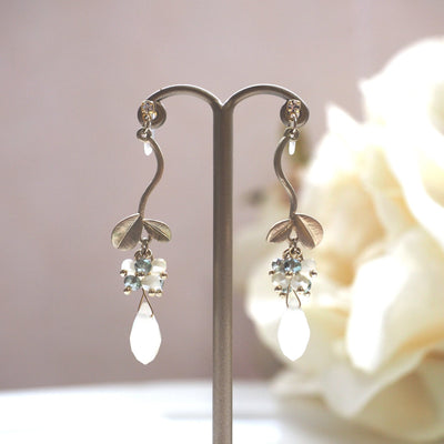 Gold leaf with ivory teardrop beads invisible clip on earrings - miyabigracejewelry.com