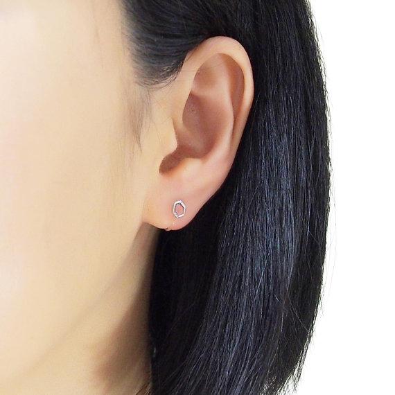 Hexagon Invisible Clip On Stud Earrings ( Silver tone ) - Miyabi Grace