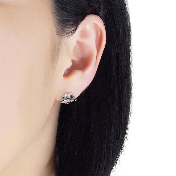 Fan Swarovski Crystal Rhinestone Invisible Clip On Earrings ( Black ) - Miyabi Grace