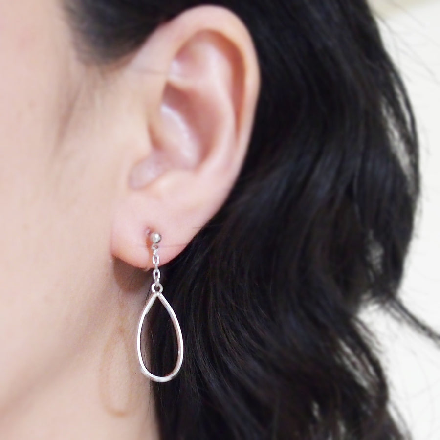 Minimal teardrop hoop invisible clip on earrings ( Silver tone) - miyabigracejewelry.com